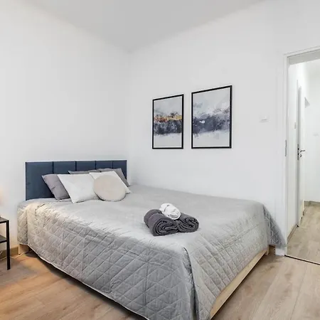 Cornflower Mokotow Apartment